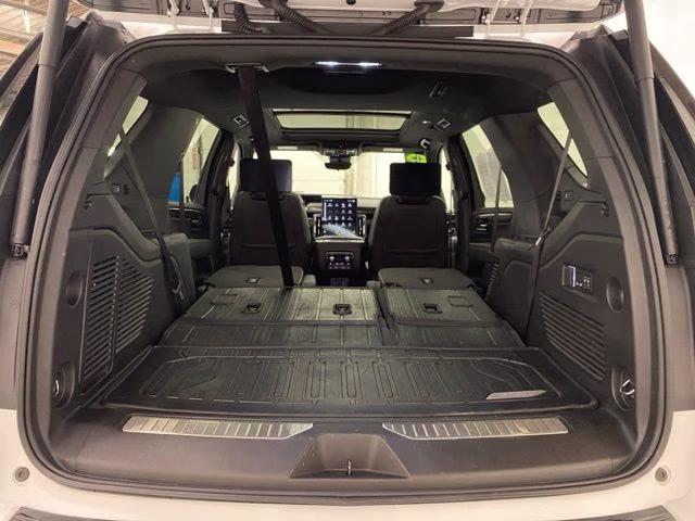 2025 Summit White GMC Yukon AT4 4X4 SUV