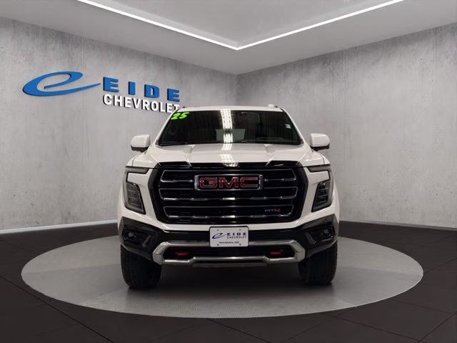 2025 Summit White GMC Yukon AT4 4X4 SUV
