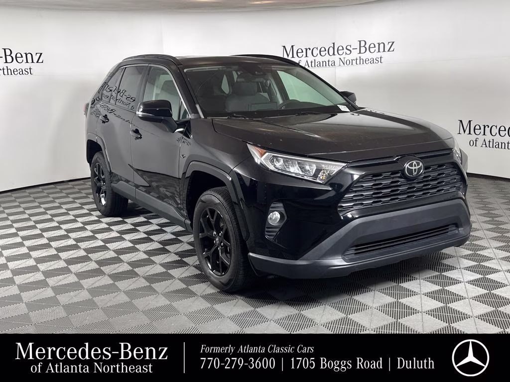 2021 Toyota RAV4 XLE FWD's photo