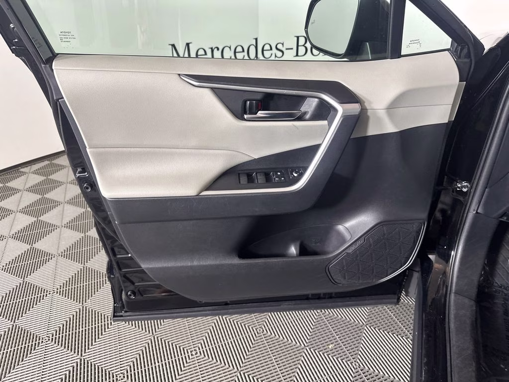 2021 Midnight Black Metallic Toyota RAV4 XLE FWD SUV