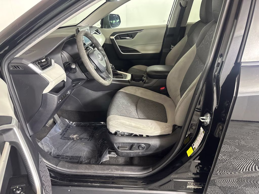 2021 Midnight Black Metallic Toyota RAV4 XLE FWD SUV