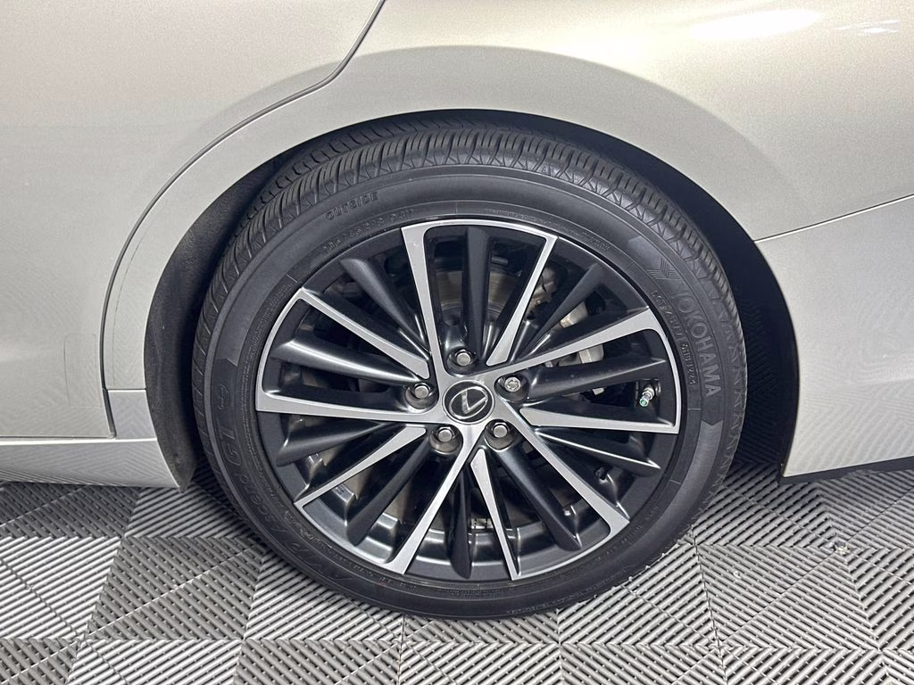 2023 Moonbeam Beige Metallic Lexus ES 350 FWD Sedan