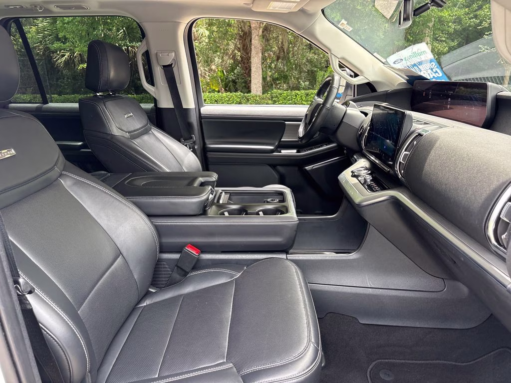 2025 Oxford White Ford Expedition Max Platinum 4X4 SUV
