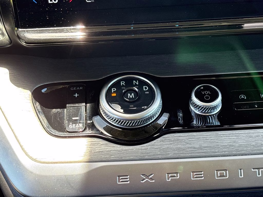 2025 Oxford White Ford Expedition Max Platinum 4X4 SUV