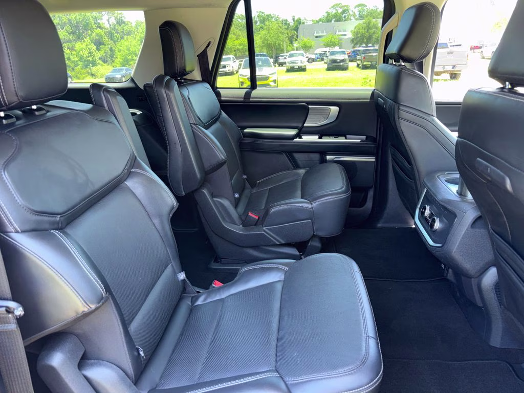 2025 Oxford White Ford Expedition Max Platinum 4X4 SUV