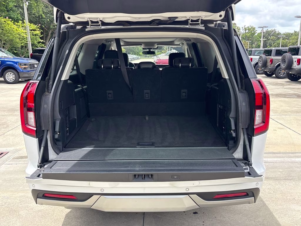 2025 Oxford White Ford Expedition Max Platinum 4X4 SUV