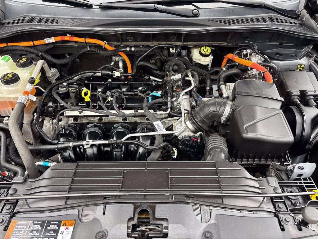 2022 Gray Metallic Ford Escape Hybrid SE FWD SUV
