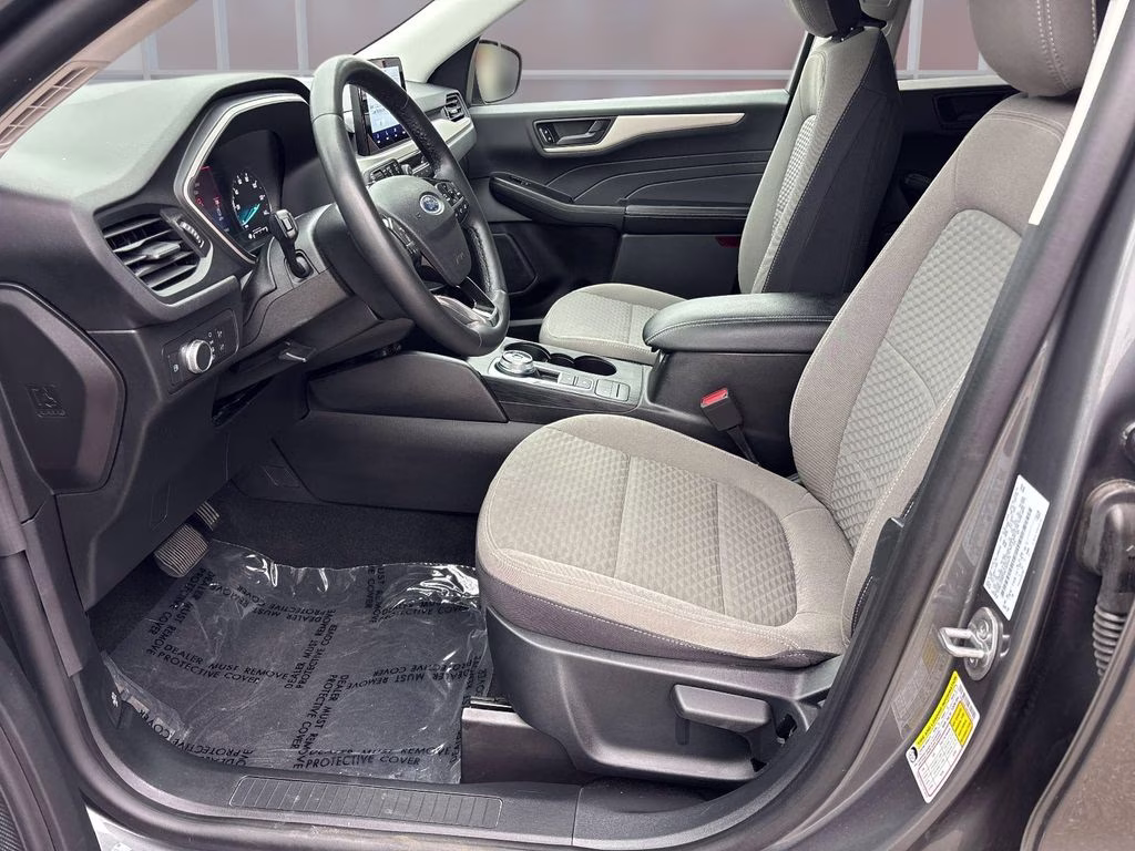 2022 Gray Metallic Ford Escape Hybrid SE FWD SUV