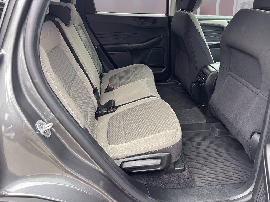 2022 Gray Metallic Ford Escape Hybrid SE FWD SUV