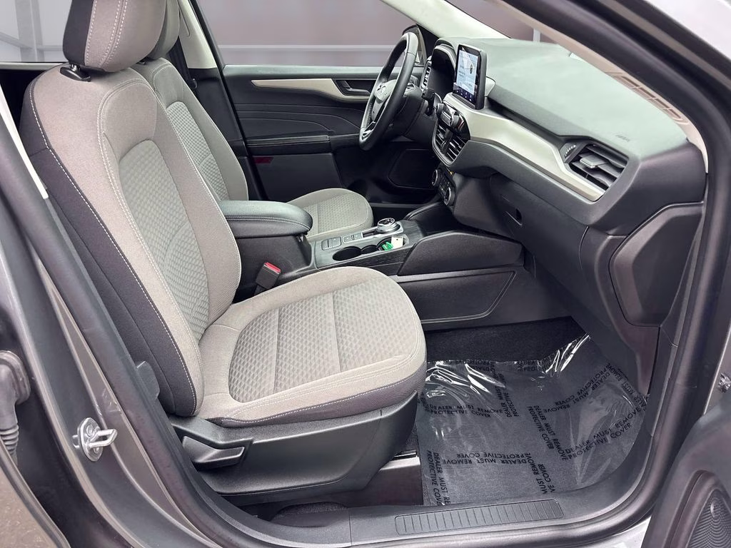 2022 Gray Metallic Ford Escape Hybrid SE FWD SUV
