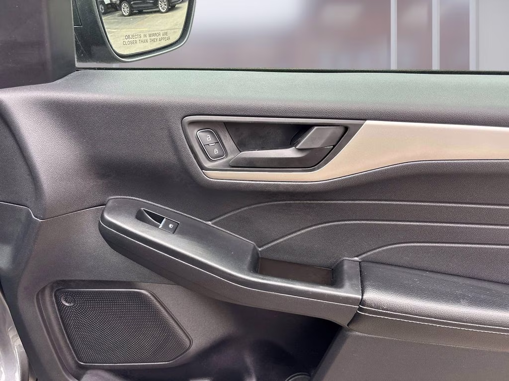 2022 Gray Metallic Ford Escape Hybrid SE FWD SUV