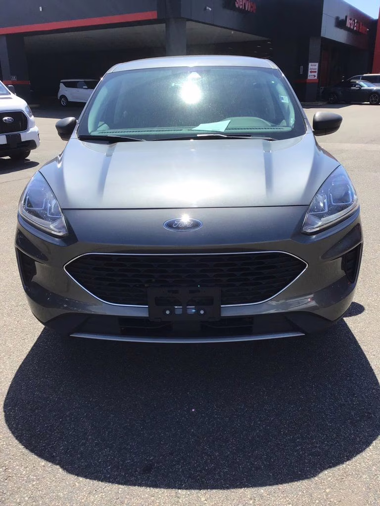 2022 Gray Metallic Ford Escape Hybrid SE FWD SUV