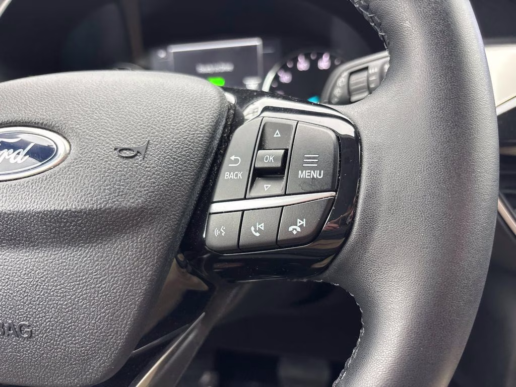 2022 Gray Metallic Ford Escape Hybrid SE FWD SUV