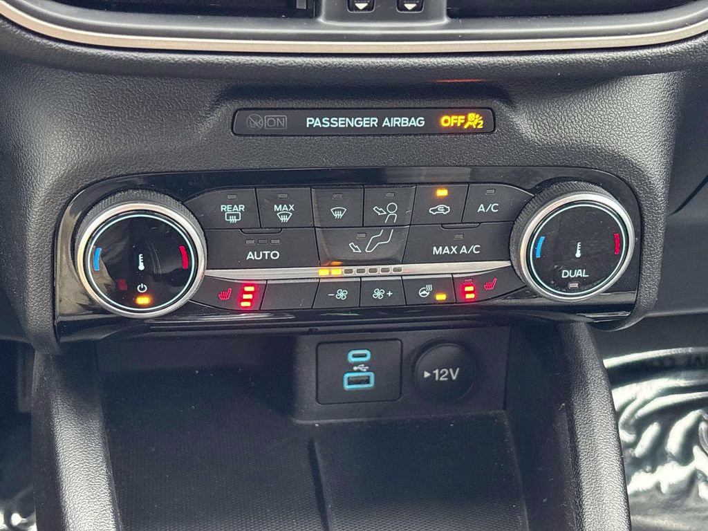 2022 Gray Metallic Ford Escape Hybrid SE FWD SUV