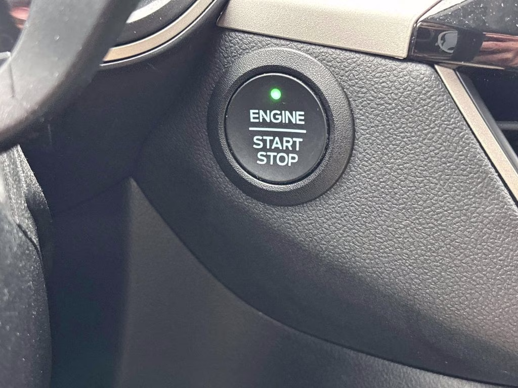 2022 Gray Metallic Ford Escape Hybrid SE FWD SUV