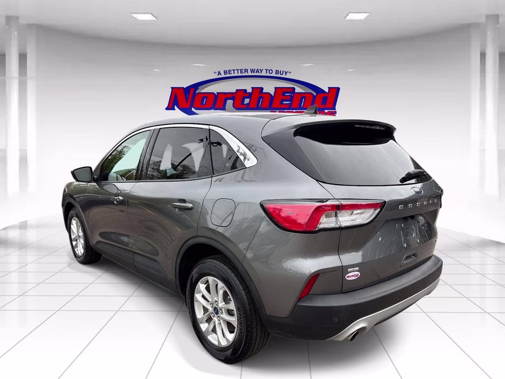 2022 Gray Metallic Ford Escape Hybrid SE FWD SUV