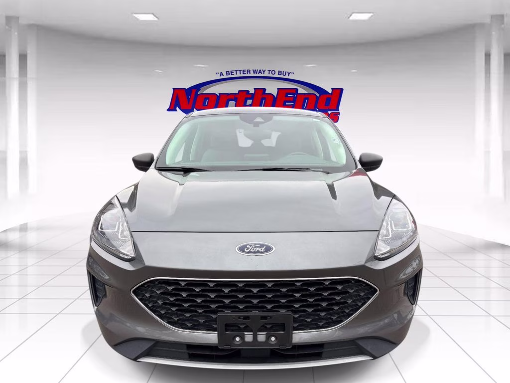 2022 Gray Metallic Ford Escape Hybrid SE FWD SUV