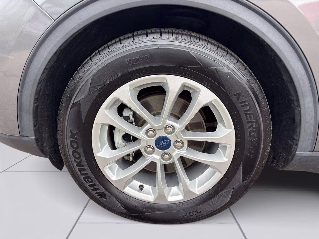 2022 Gray Metallic Ford Escape Hybrid SE FWD SUV
