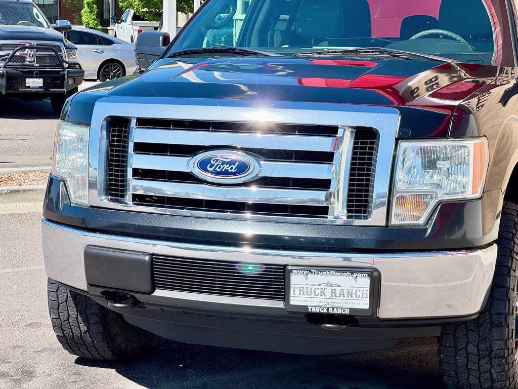 2012 Black Ford F-150 XL 4X4 Truck