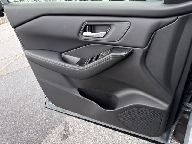 2026 Boulder Gray Pearl Nissan Rogue SV FWD SUV