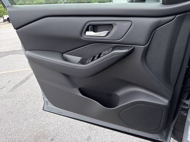 2026 Boulder Gray Pearl Nissan Rogue SV FWD SUV