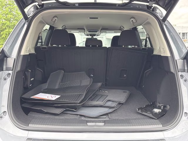 2026 Boulder Gray Pearl Nissan Rogue SV FWD SUV
