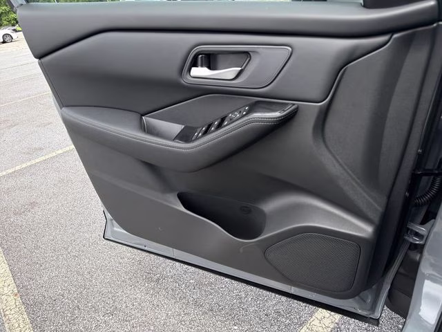 2026 Boulder Gray Pearl Nissan Rogue SV FWD SUV