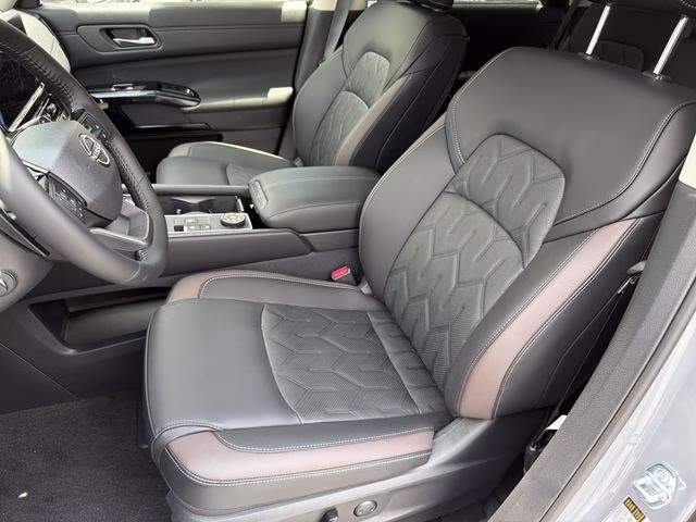 2026 Boulder Gray Pearl Nissan Pathfinder Platinum 4X4 SUV