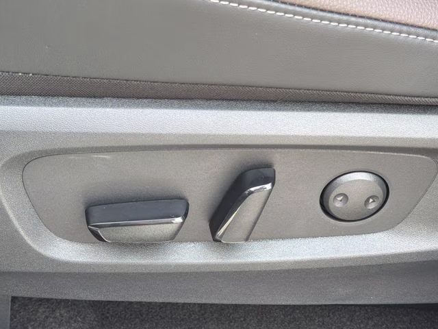 2026 Boulder Gray Pearl Nissan Pathfinder Platinum 4X4 SUV