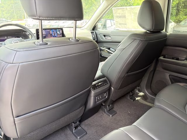 2026 Boulder Gray Pearl Nissan Pathfinder Platinum 4X4 SUV