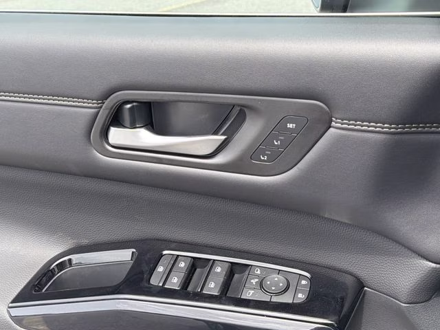 2026 Boulder Gray Pearl Nissan Pathfinder Platinum 4X4 SUV