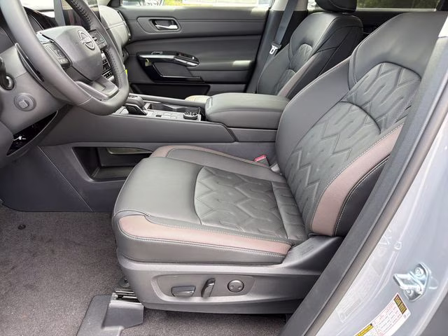 2026 Boulder Gray Pearl Nissan Pathfinder Platinum 4X4 SUV