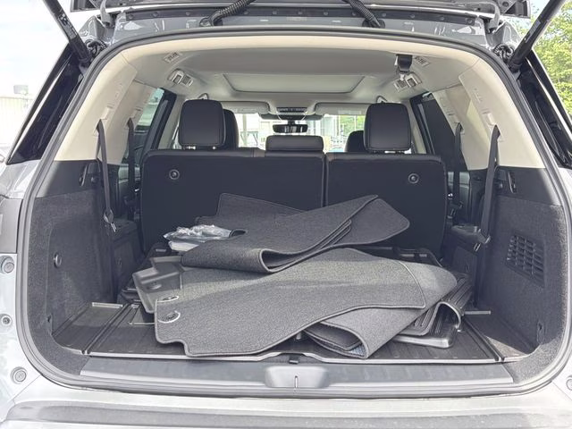 2026 Boulder Gray Pearl Nissan Pathfinder Platinum 4X4 SUV