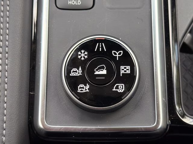 2026 Boulder Gray Pearl Nissan Pathfinder Platinum 4X4 SUV