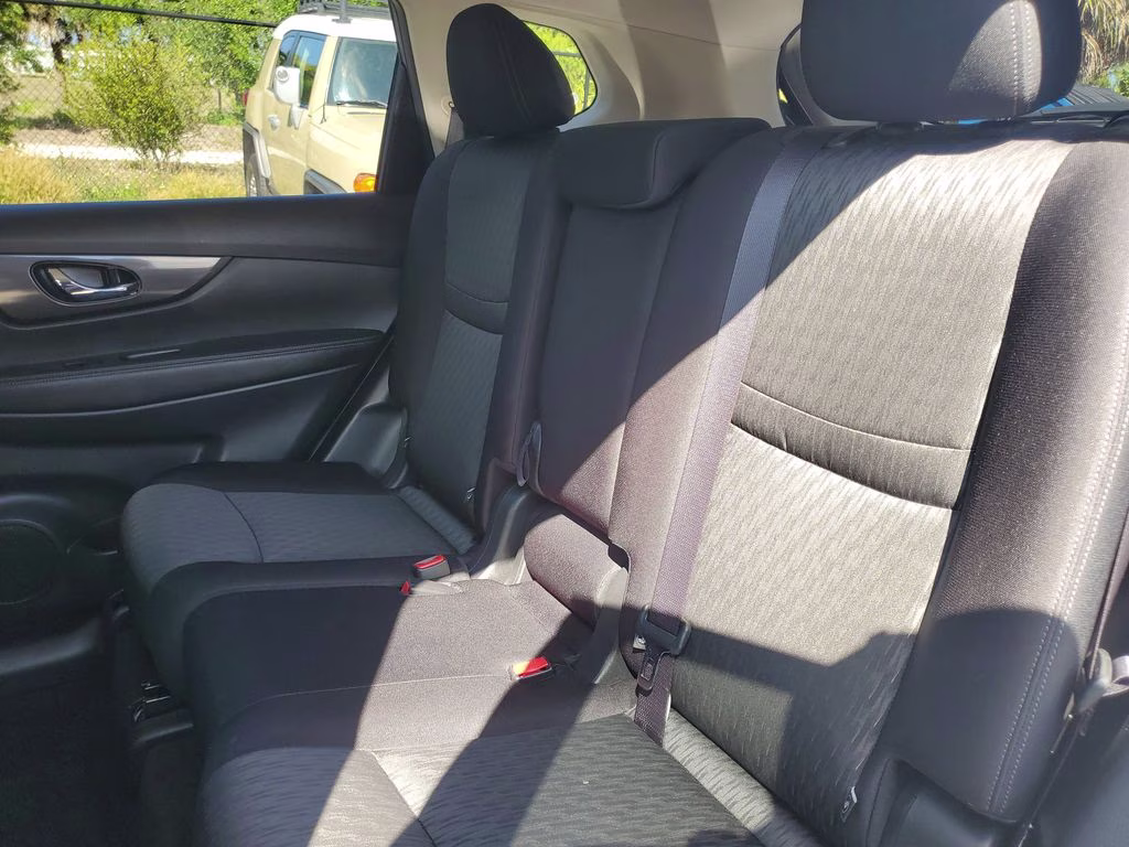 2020 Gun Metallic Nissan Rogue SV FWD SUV