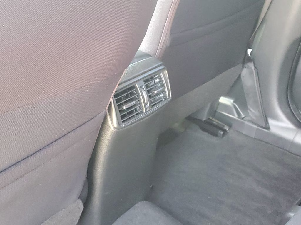2020 Gun Metallic Nissan Rogue SV FWD SUV
