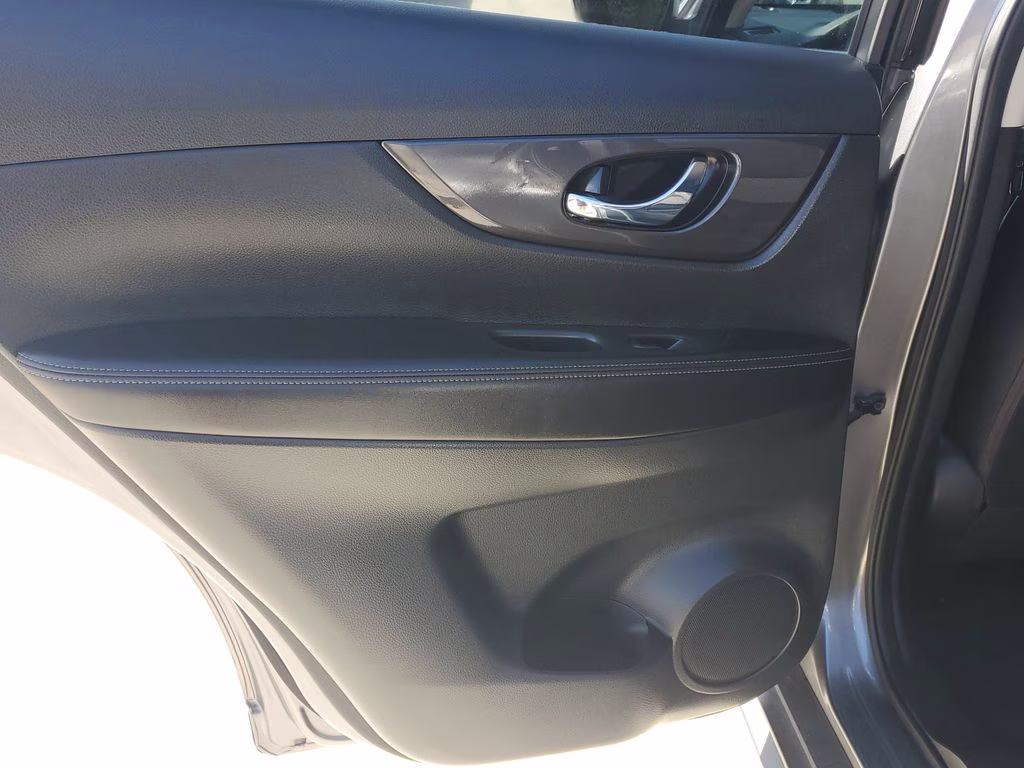 2020 Gun Metallic Nissan Rogue SV FWD SUV
