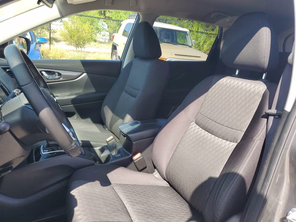 2020 Gun Metallic Nissan Rogue SV FWD SUV