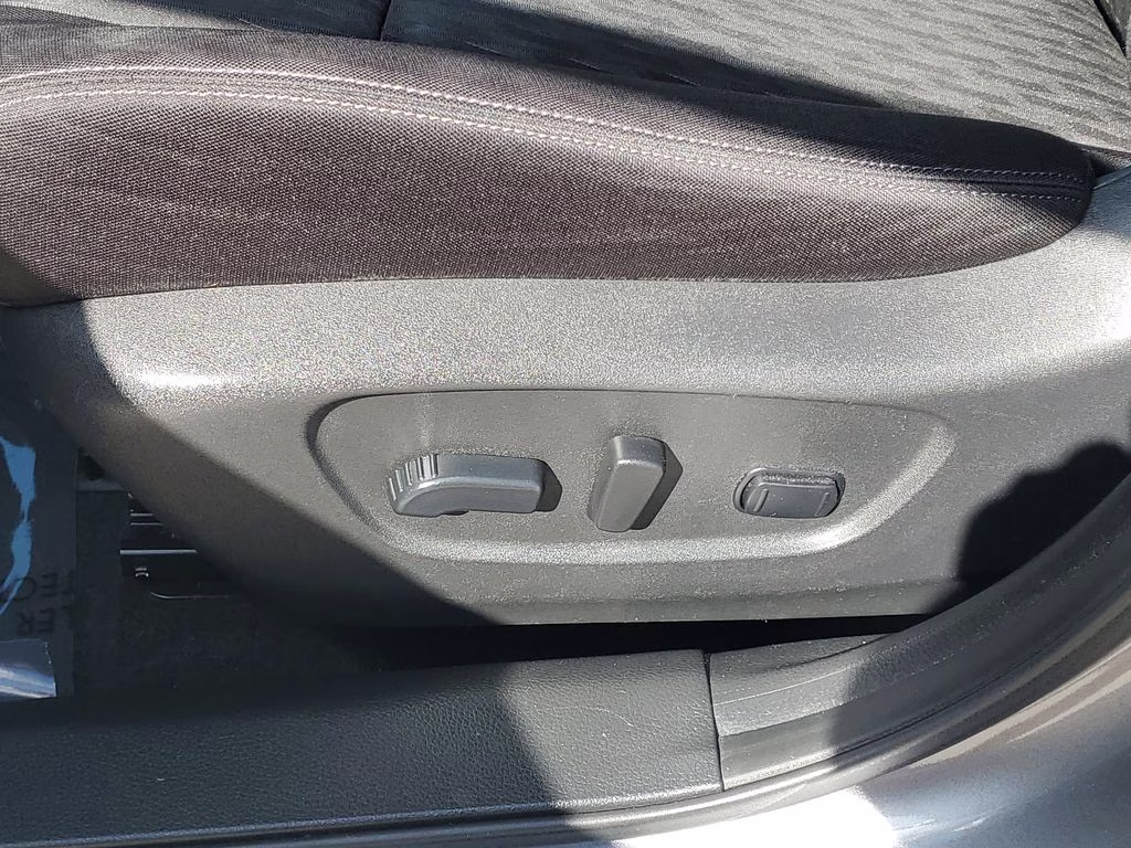 2020 Gun Metallic Nissan Rogue SV FWD SUV