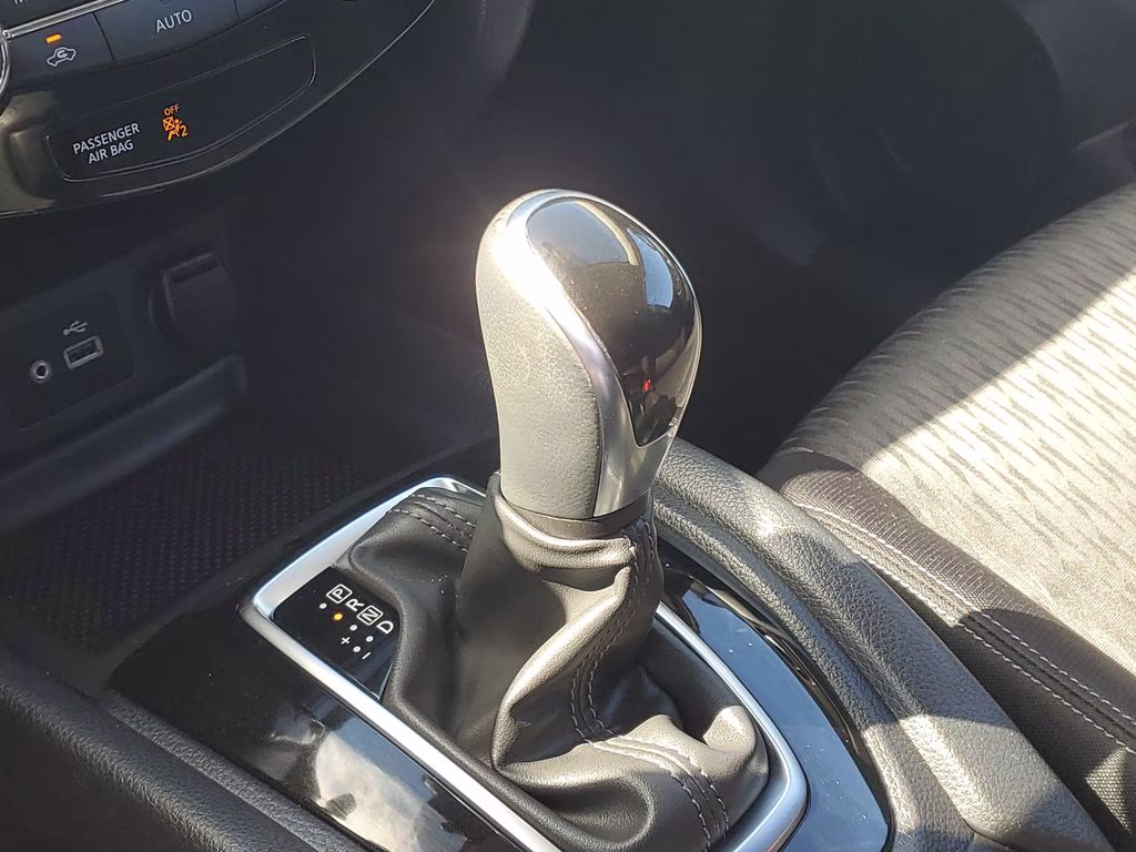2020 Gun Metallic Nissan Rogue SV FWD SUV