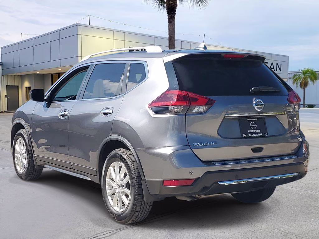2020 Gun Metallic Nissan Rogue SV FWD SUV