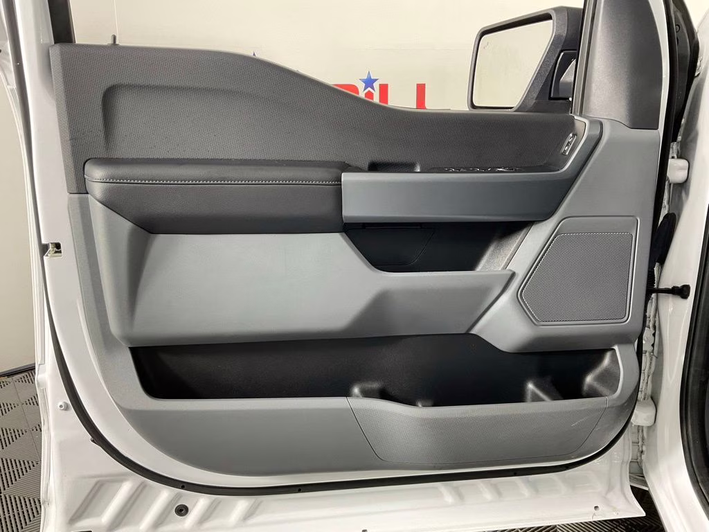 2023 Oxford White Ford F-150 XLT 4X4 Truck