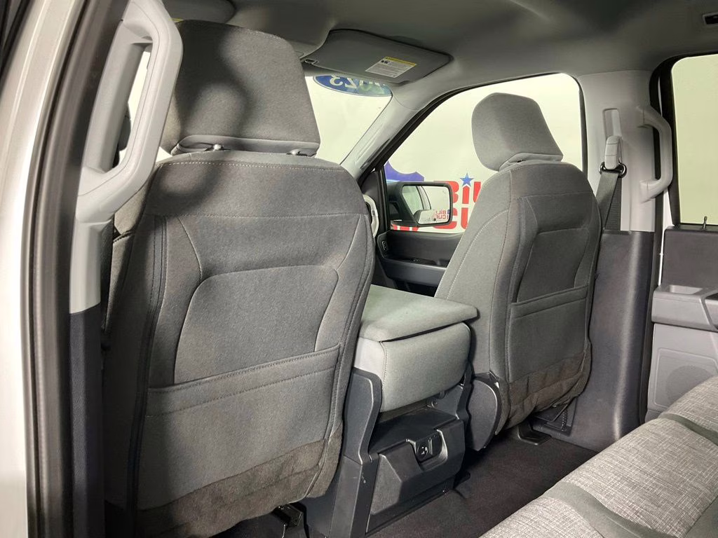 2023 Oxford White Ford F-150 XLT 4X4 Truck