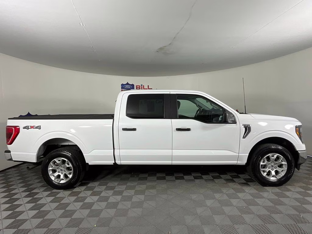 2023 Oxford White Ford F-150 XLT 4X4 Truck