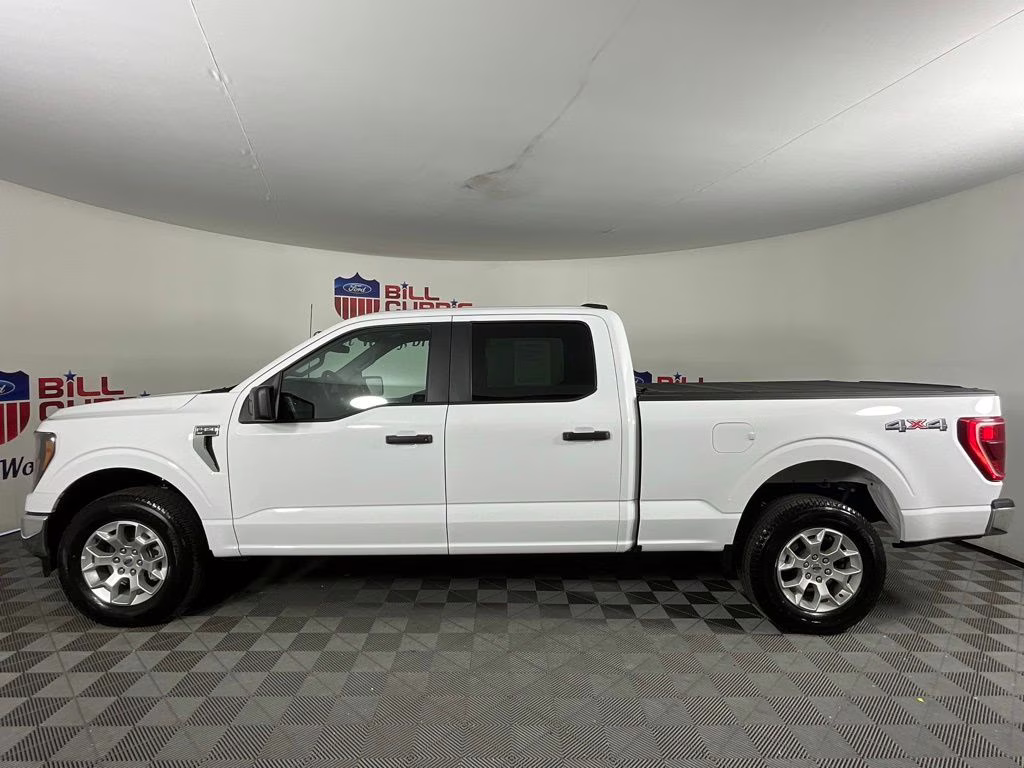 2023 Oxford White Ford F-150 XLT 4X4 Truck