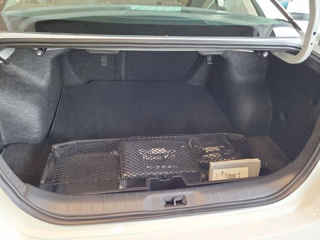2026 Pearl White/Super Black Nissan Altima 2.5 SR FWD Sedan