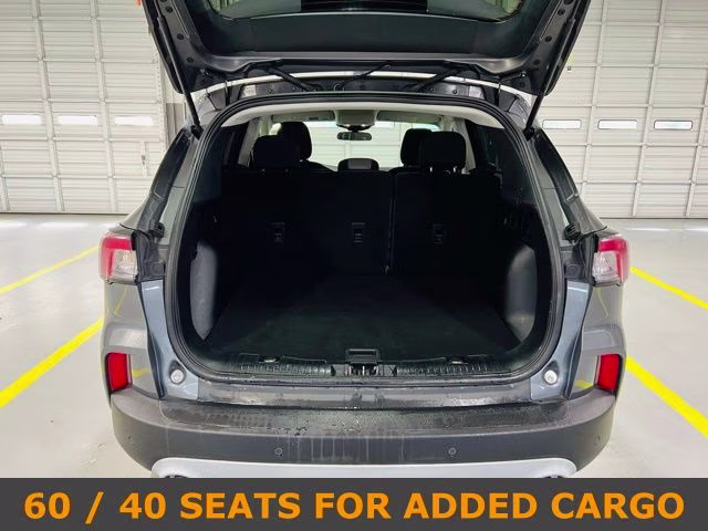 2021 Gray Metallic Ford Escape Hybrid SE AWD SUV