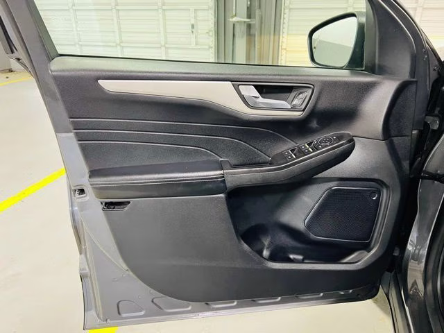 2021 Gray Metallic Ford Escape Hybrid SE AWD SUV