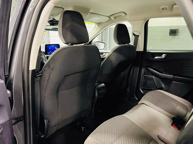 2021 Gray Metallic Ford Escape Hybrid SE AWD SUV