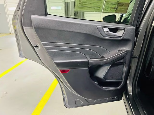 2021 Gray Metallic Ford Escape Hybrid SE AWD SUV